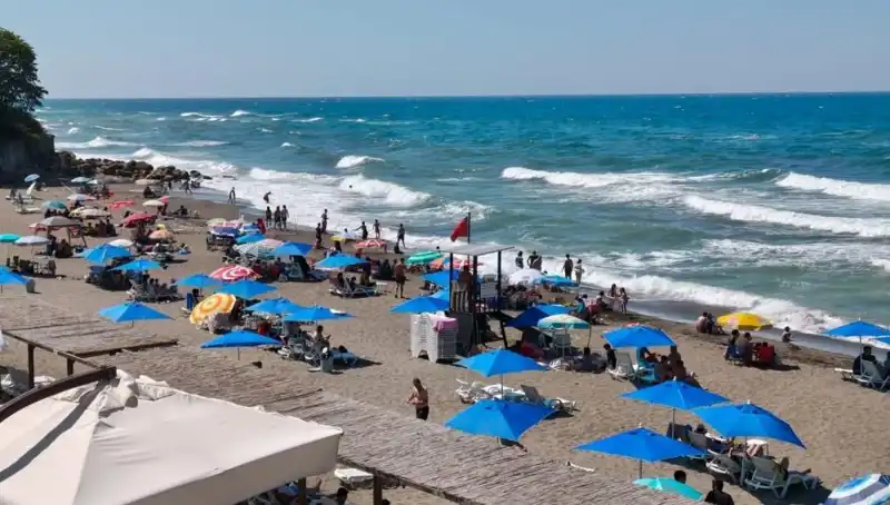 Akçakoca'da Geldi, Geçti: Yeni Deniz Yasağı ve Sebepleri