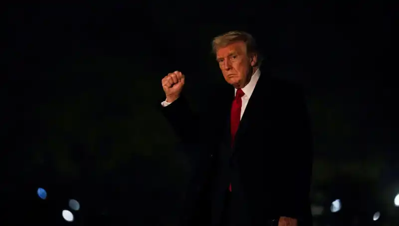 Ticaret Savaşları Geri Tepiyor: ABD'de Trump'a Destek Zirve Noktasında Düşüyor