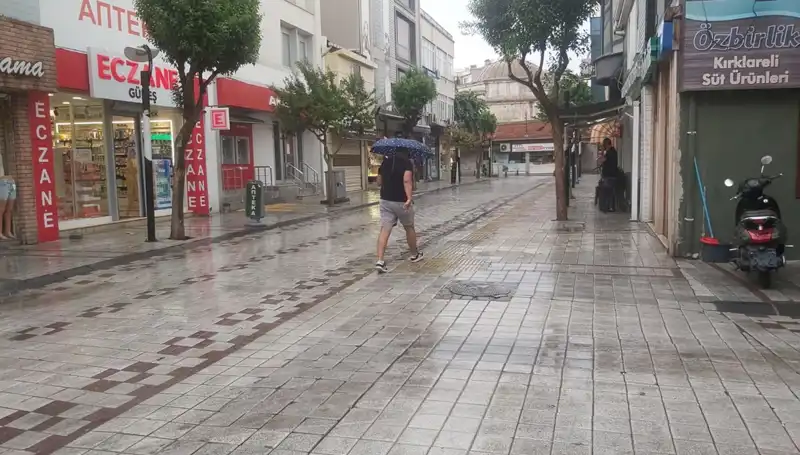 Kırklareli'de Sağanak Yağış Hayatı Olumsuz Etkiledi: Son Durum Nedir?