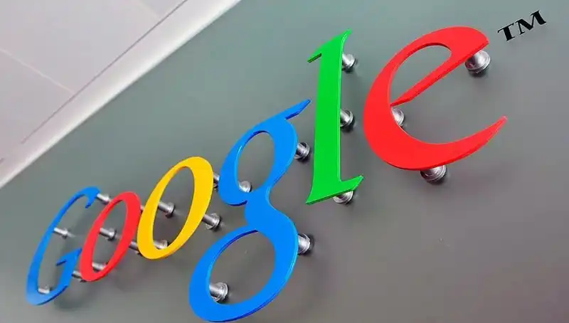 Google, Görüşmeleri Anında Çevirme Özelliğini Hayata Geçirdi!