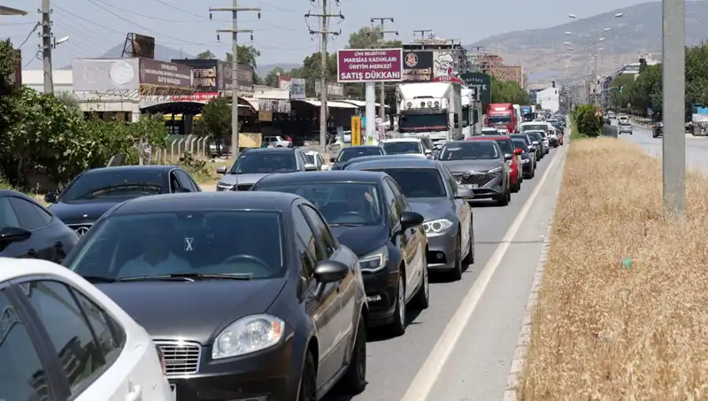 Aydın-Muğla Arasında 60 Kilometrelik Araç Kuyruğu, Tatilciler Tıkanıklıkta Mahsur Kaldı!