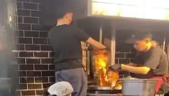 Pişmiş Tavuk Döner Üzerine Çiğ Et Konuldu: Sağlık Uyarıları Artıyor!
