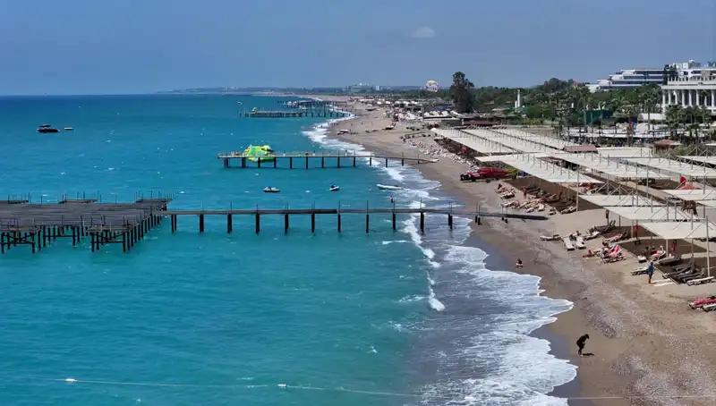 Antalya Sahillerinde Güneşli Hava: Yazı Yaşamak İçin Kaçırılmayacak Fırsatlar