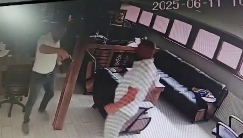 Alacak Verecek Davası Kanlı Bitti: Kalfa, İş İnsanını Öldürdü!