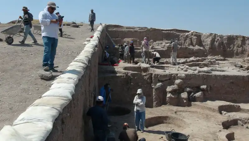 Kilis'teki Oylum Höyük'te Sıcak Havada Kazı Emeği Devam Ediyor