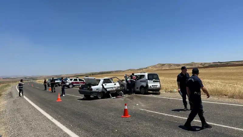 Adıyaman'da Feci Trafik Kazası: 4 Can Kaybı ve Birçok Yaralı!