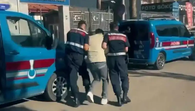 10 İlde Gerçekleşen Dev Operasyonda 5 Suç Örgütüne Darbe: 74 Gözaltı