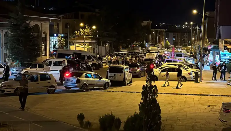 İki Aile Arasında Çıkan Kavga: 1 Ağır Yaralı, 3 Kişi Hastanede