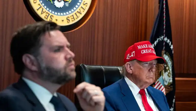 Trump'ın Azil Tasarısı Reddedildi: Ne Anlama Geliyor?