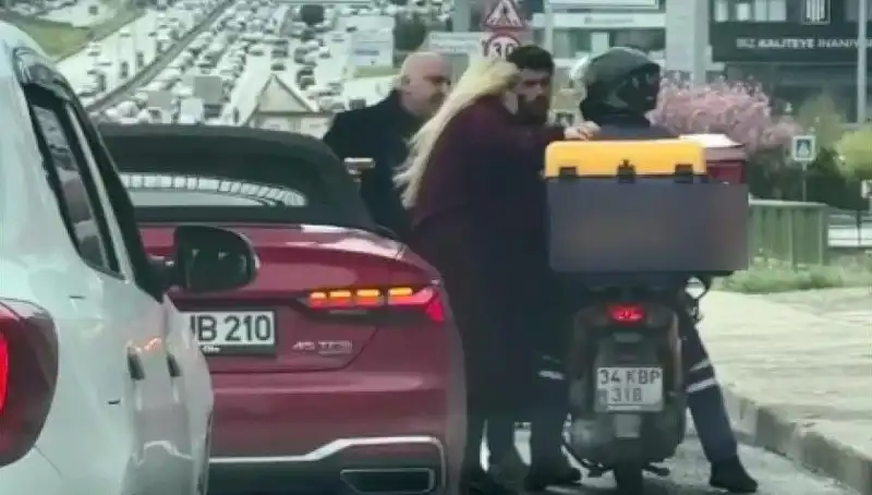 D-100'de Korku Dolu Anlar: Motokuryenin Silahlı Saldırısı Herkesi Şaşırttı