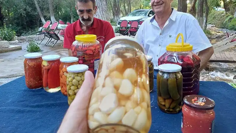 Araban Sarımsağı ile Şifa Dağıtan Turşu: Sağlığın Doğal Kaynağı