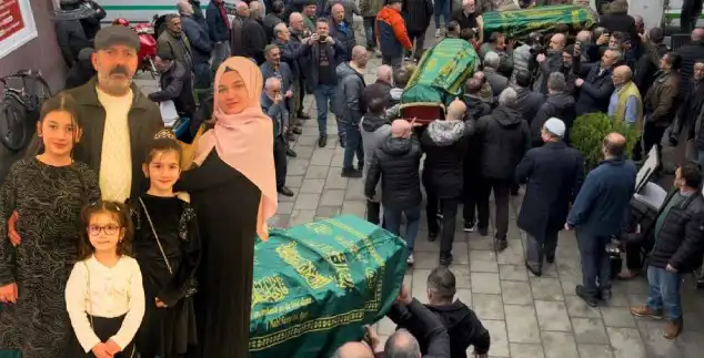 Strasbourg'da Hayatını Kaybeden Kız Kardeşler, Rize'de Son Yolculuğuna Uğurlandı