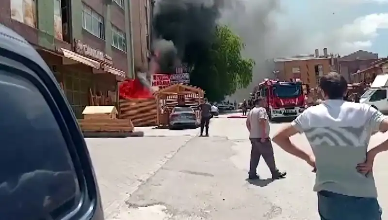 Ankara’da Yangın Alarmı: İş Yerlerinde Büyük Korku ve Hasar