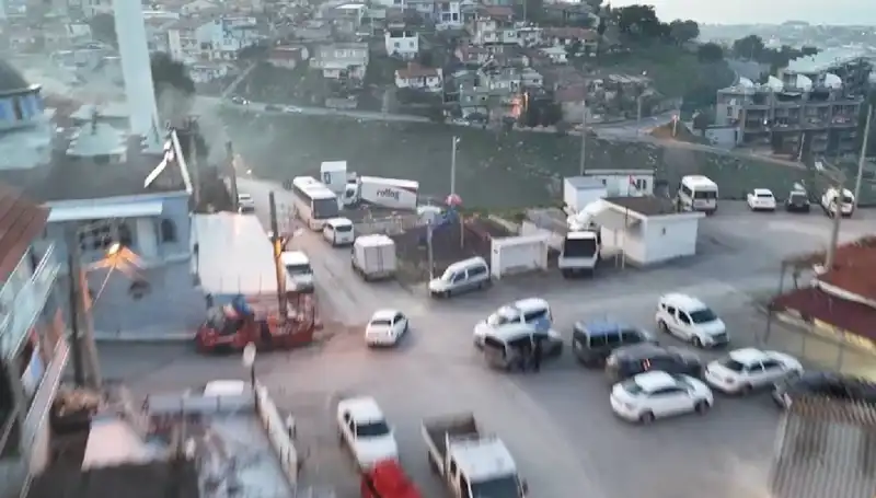 İzmir'de Güvenlik Operasyonları: 99 Operasyon ve 133 Gözaltı İle Suç Örgütlerine Darbe
