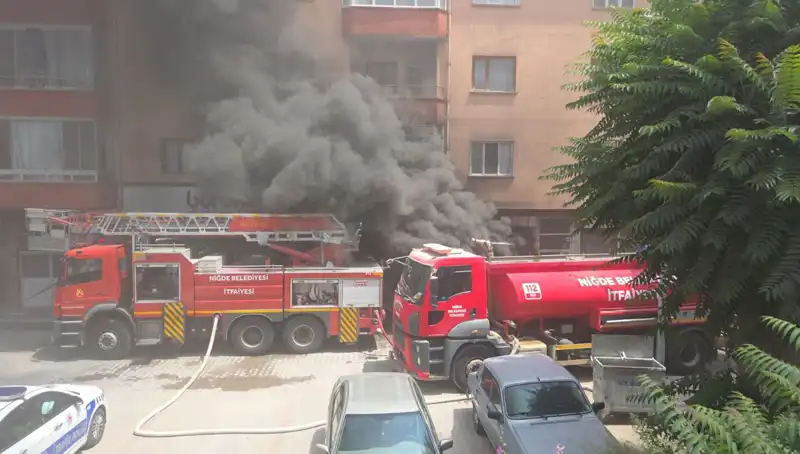 Niğde'de Beyaz Eşya Deposunda Korkutan Yangın: Sebebi Ne?