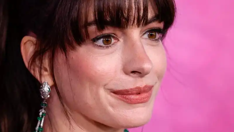 Hollywood Yıldızlarının Dehşet Verici Estetik Trendleri: Ölü Deri Enjeksiyonu