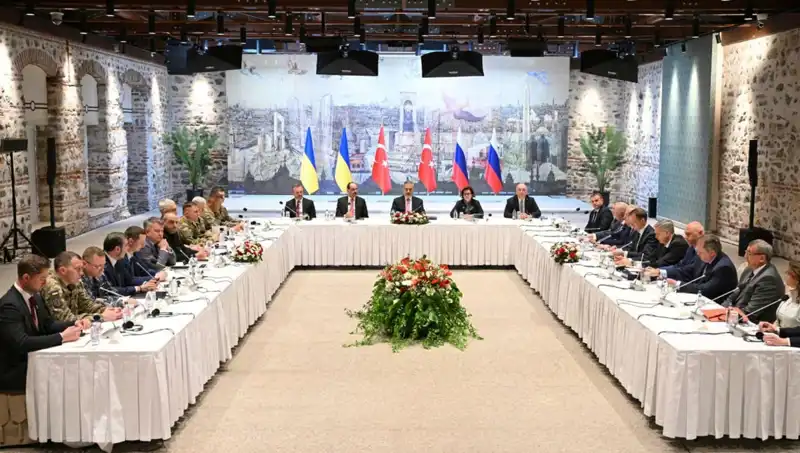 İstanbul'da Barış Zirvesi: Rus Heyeti Türkiye'de Görüşmelere Başladı
